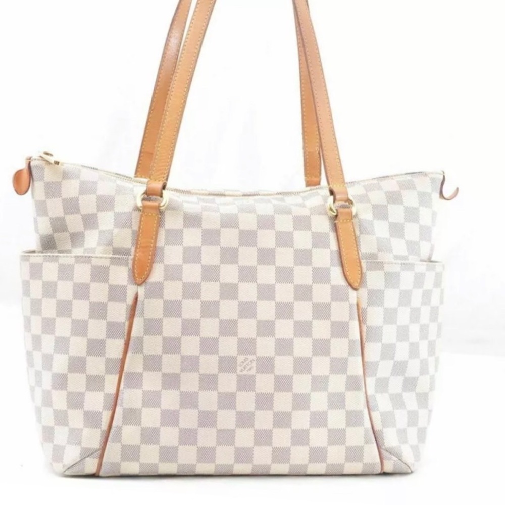 SOLD ❌❌❌ Louis Vuitton Damier Azur Totally MM
